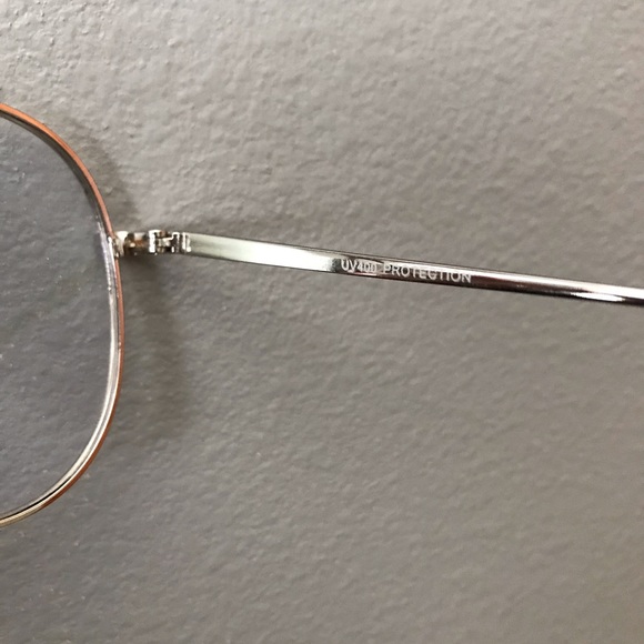 Translucent glasses - Picture 3 of 3